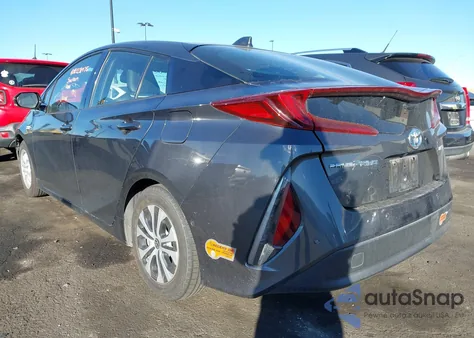 2020 Toyota Prius Prime Limited z USA, uszkodzony, nr VIN JTDKARFP2L3135465